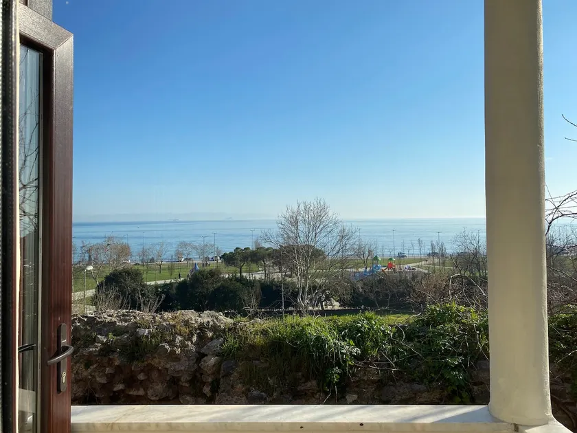 Studio with Balcony and Sea View in Old City - Image 1