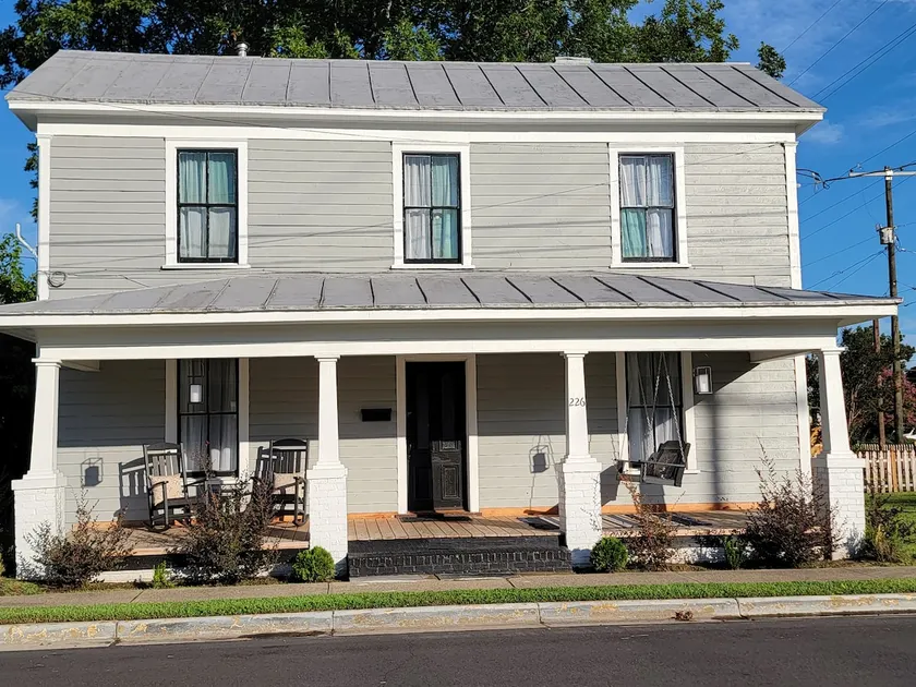 The Little Bonner St. House in Historic Downtown - Image 1