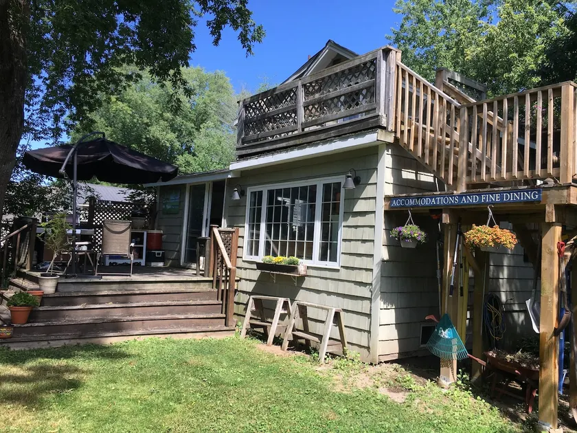 One Bedroom Loft Downtown / Patio / BBQ / Backyard - Image 1