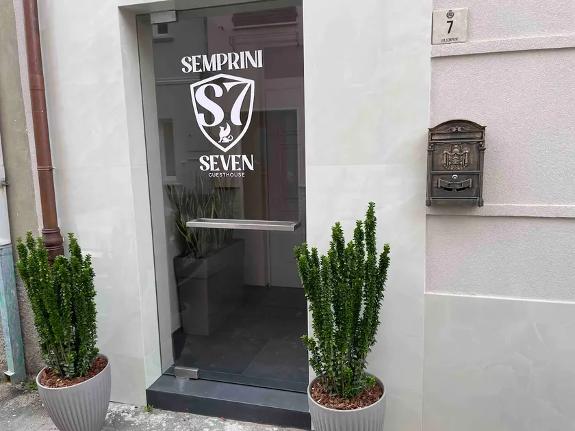 “Sempriniseven” Guest House on the canal port - Image 1
