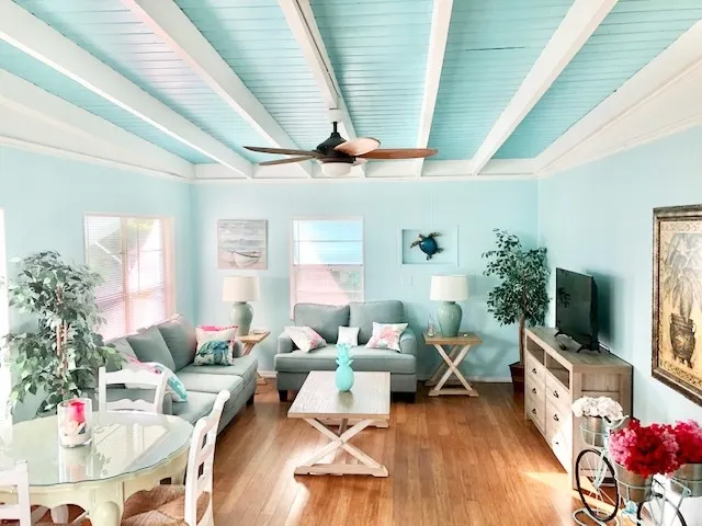 Pineapple Cottage 2 bedroom - Image 1