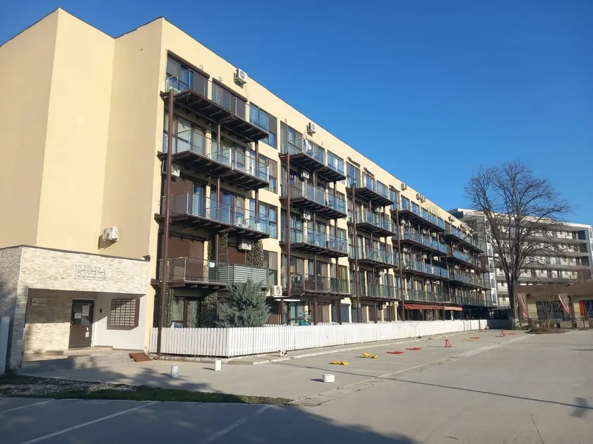 Studio in Saturn on the ground floor with terrace and parking - Image 1