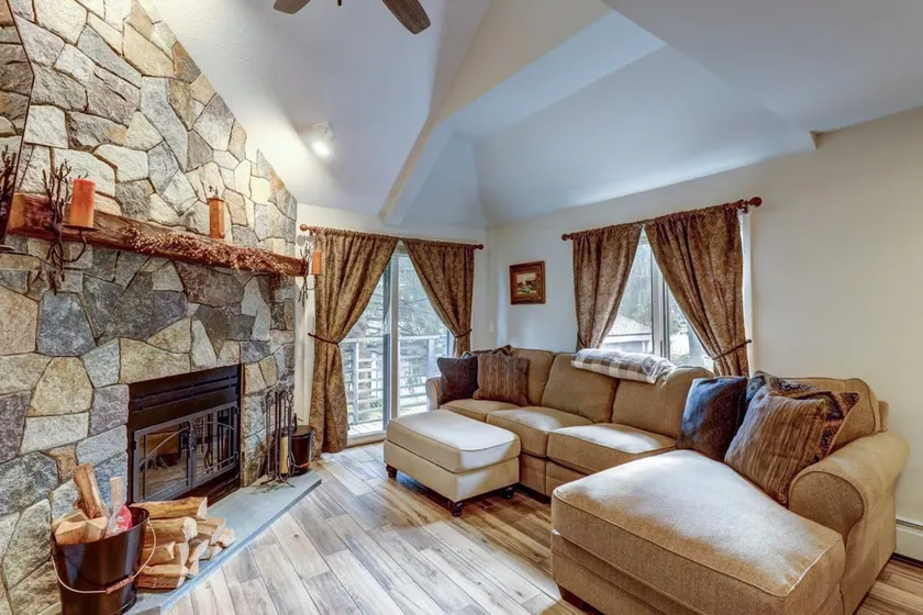 2 Bedroom Condo & Loft- POOL + Wine Bar/Cafe! - Image 1