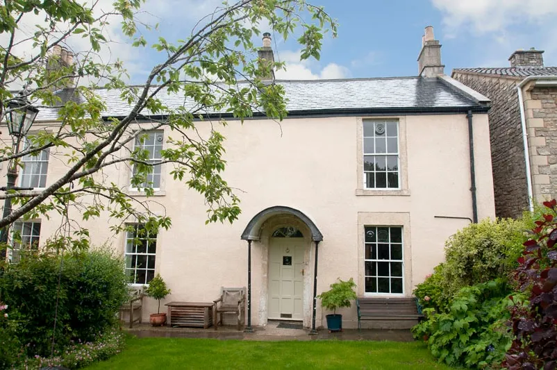 3 Bedroom House In Bath With Garden - Image 1