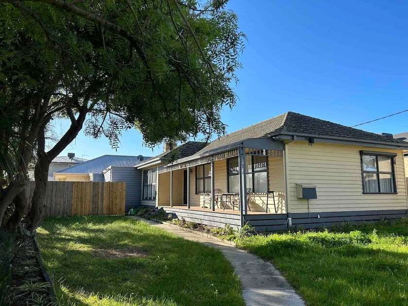 Mornington cottage three bedroom - Image 1