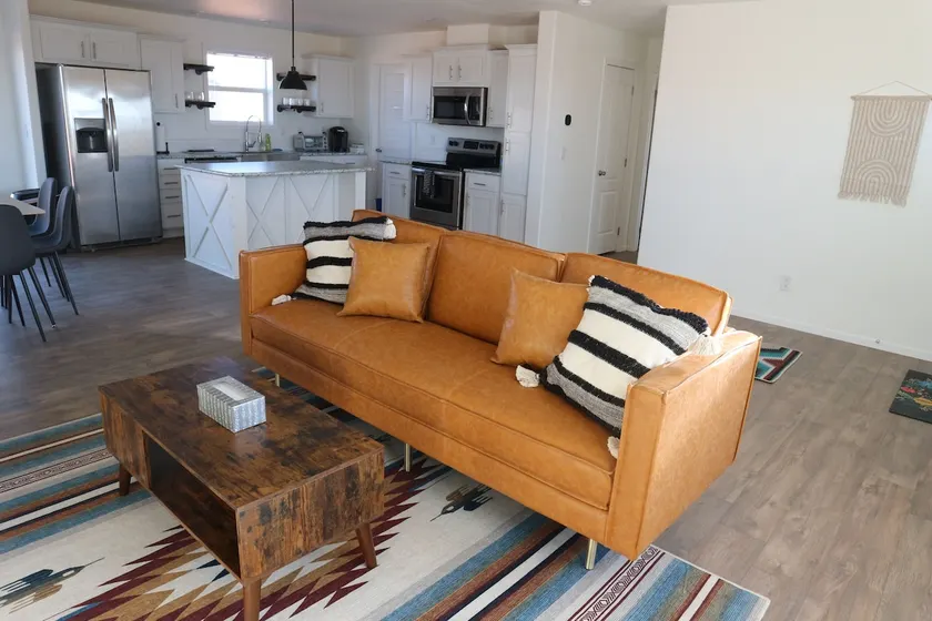 Canyon Comfort - Stylish Digs for Canyon Explorers - Image 1