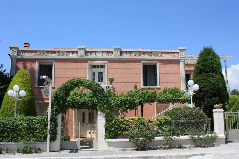 Quiet home in Nea Gonia, off the beaten track. - Image 1