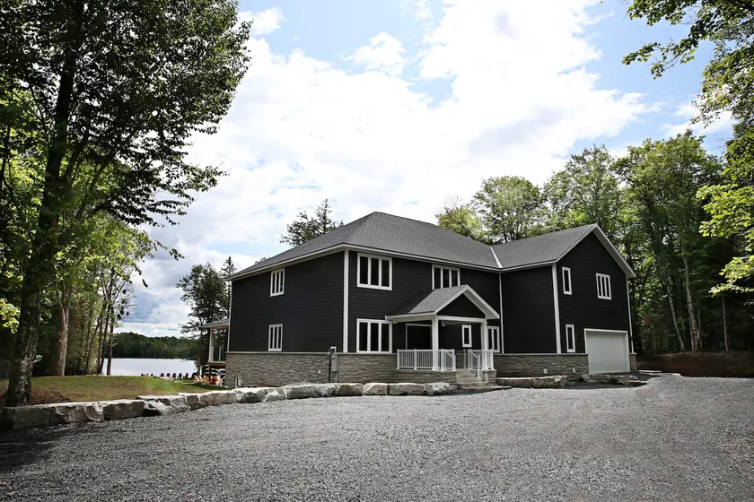 Großes Muskoka Waterfront Cottage ~ 2019 neu gebaut ~ inklusive Kajaks / SUP / Kanu - Image 1