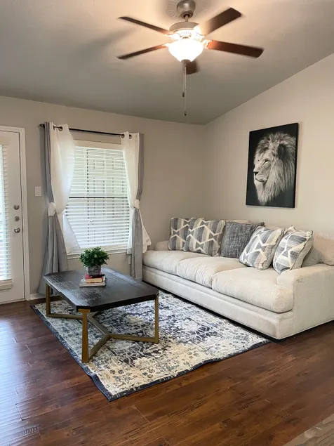Home-Away From Home! Entire Cozy Apartment - Image 1