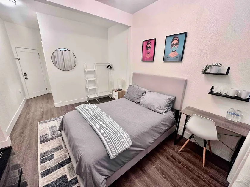 Cozy Tower Hideaway | Private Entrance 5b - Image 1
