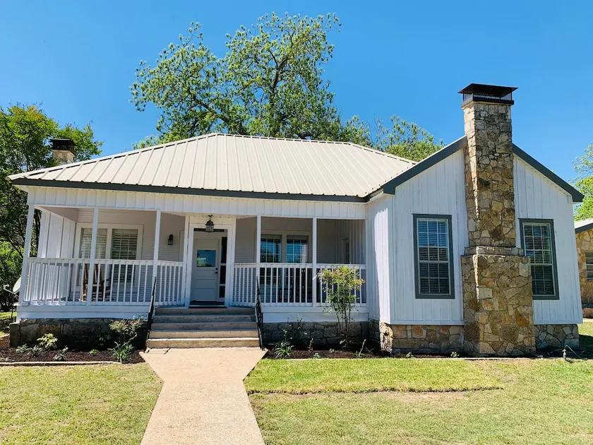 The Johnson House - Within Blanco State Park - Image 1