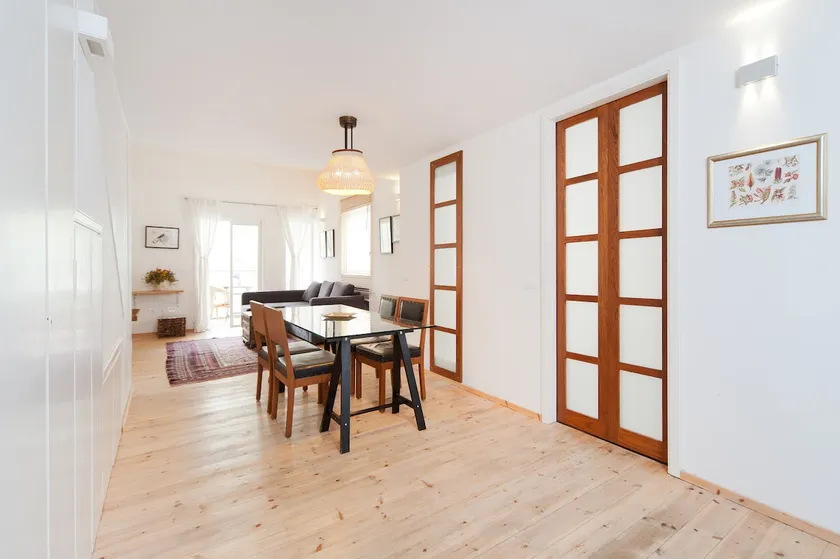 Stylish Apt w/ Charming Balcony in the Very Center - Image 1