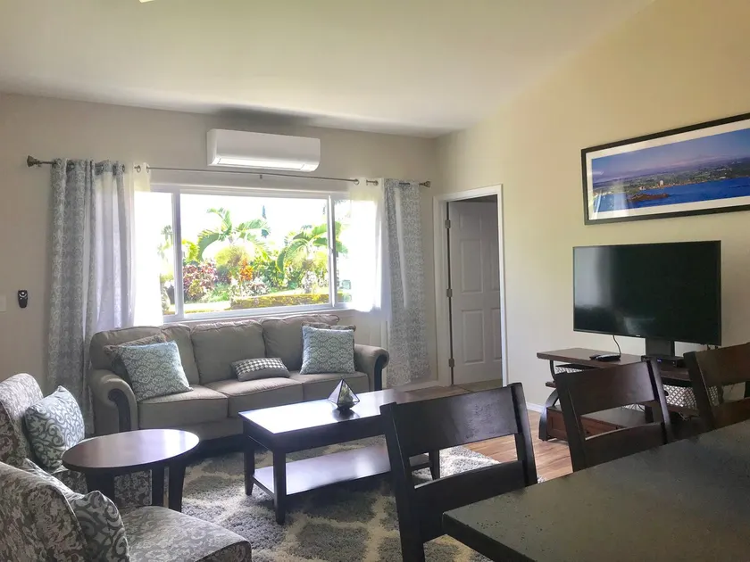 Hilo Paukaa Home. Cool AC Living Room & Main BR - Image 1