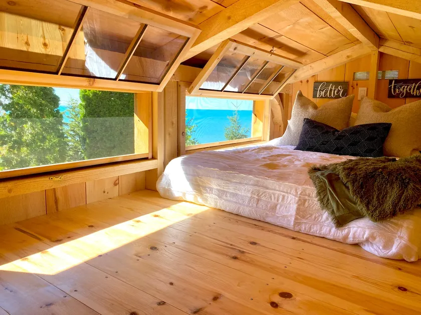 Bluecoast Bunkie on stunning Lake Huron. - Image 1