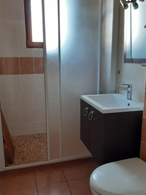 independent apartment on the ground floor. - Image 1