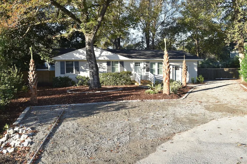 Randall Cottage - 3miles to Sullivans Island Beach - Image 1