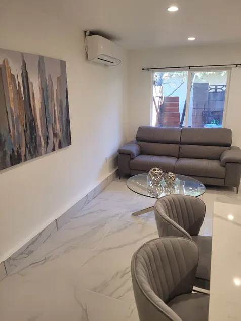 1 bd suite with full kitchen, washer, dryer, a/c. - Image 1