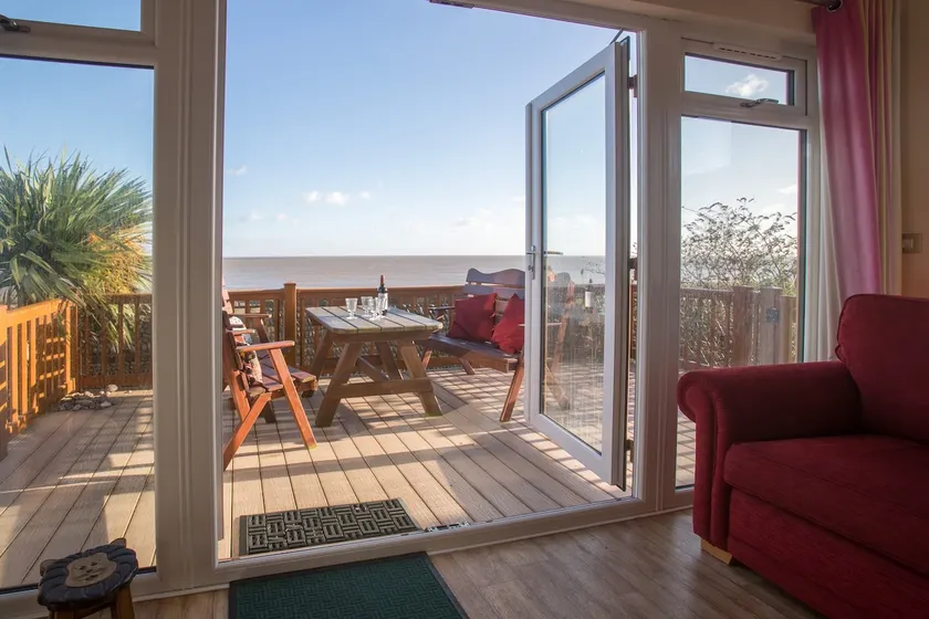 Sole Bay Lodge - Holiday Lodge with Sea Views - Image 1