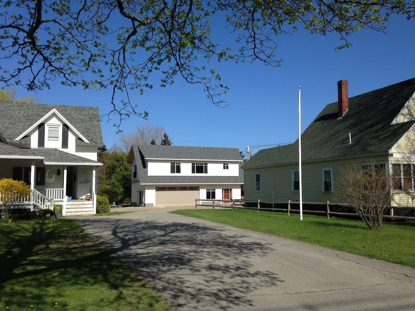 Artist Studio in Acadia, 5 minute walk into town! - Image 1
