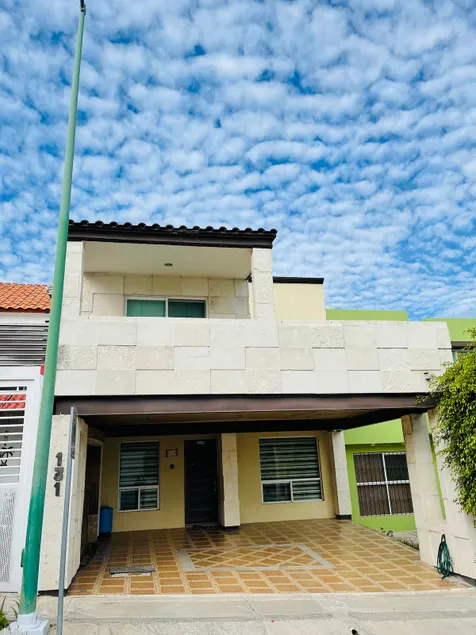 Entire home in a private subdivision. - Image 1