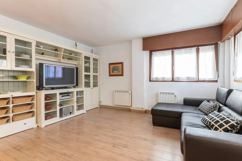 MUNDAKA HOME EBI260, SALON/2 HABi.PARKING , WIFI. - Image 1