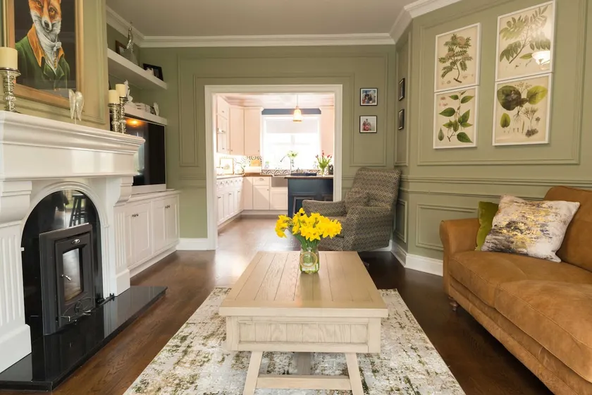 Stylish 4BD, 3.5BA House @ Cute Friendly Village - Image 1