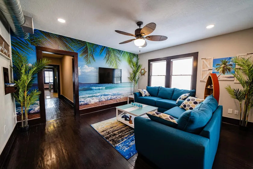 Tropical Beach Condo - Image 1