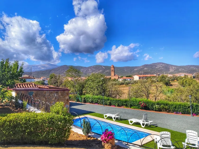 CORTIJO MAROMILLA, rural house, swimming pool, Wi-Fi - Image 1