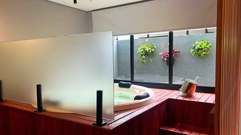 106 Modern studio with Jacuzzi - Image 1