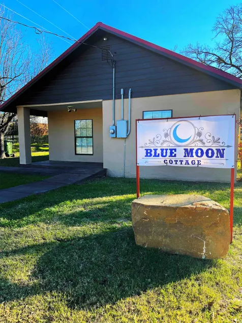 Bluemoon Cottage - Image 1