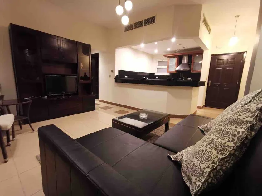 Modern 2 bedrooms suite - Image 1