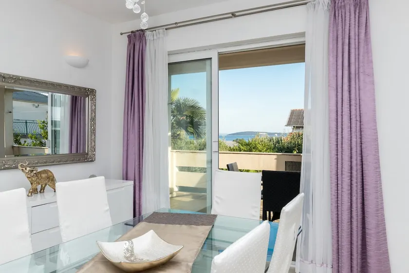 Seaview, 100m to beach, halfway Split-Trogir - Image 1