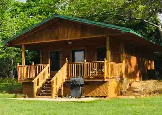 THE OAK-luxury lakefront cabin, sleeps 4 - Image 1