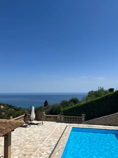 Apartment in a villa with pool. - Image 1