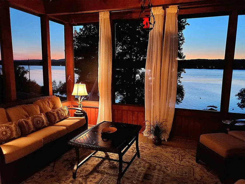 Lake House Luxury at its Finest! - Image 1