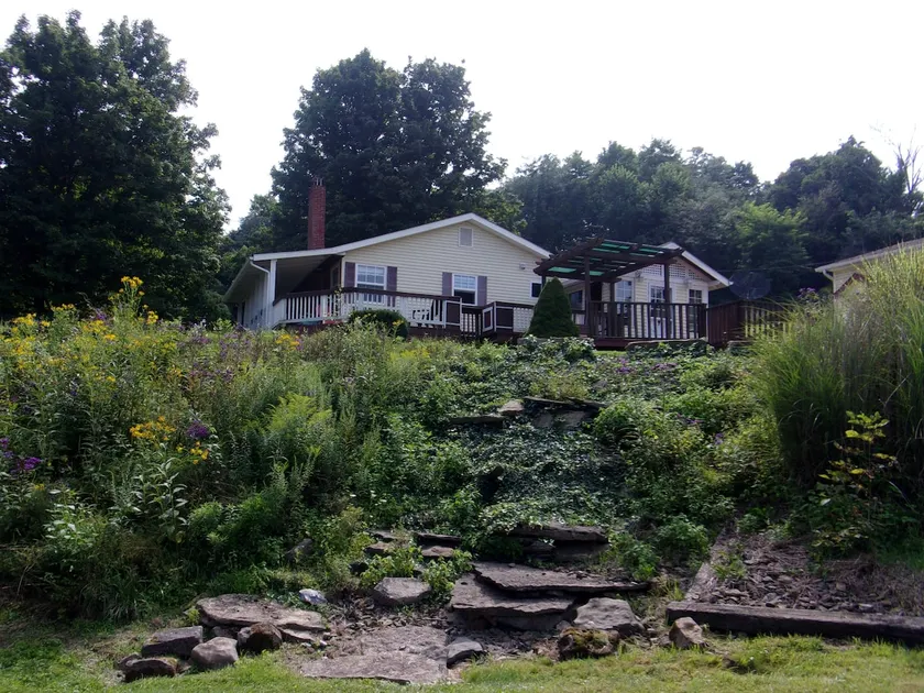 Farmhouse near Woodbury, Nellie & Wineries - Image 1