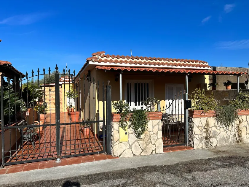 Mery House - Image 1