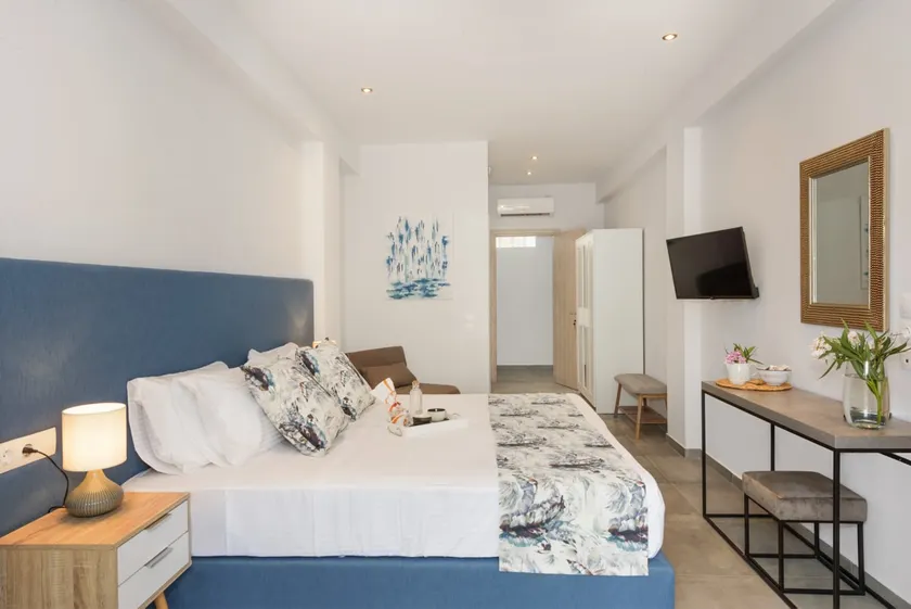 New modern studio by the sea_Blue jean - Image 1