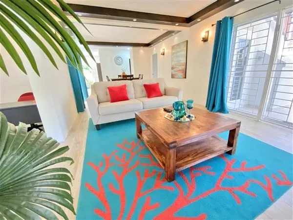 Holiday Villa, Minutes From Beach - Image 1