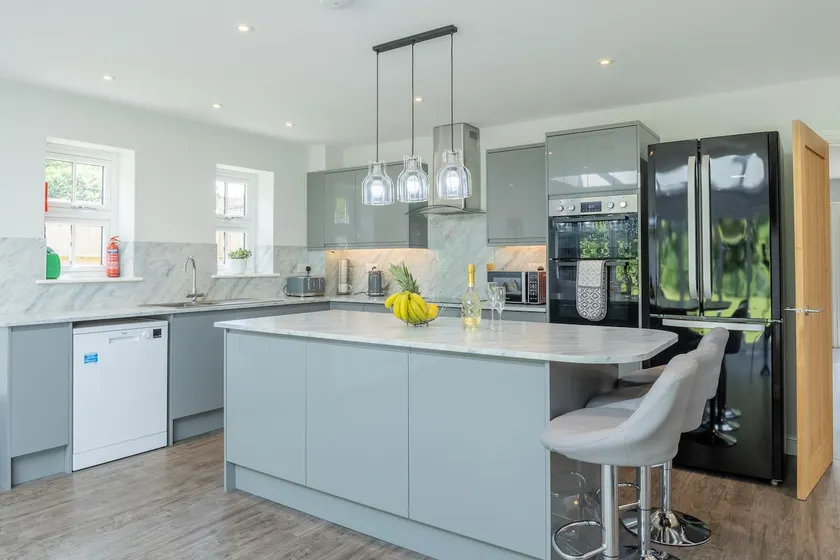 The Orchard 5Bed ideal for Contractors & families - Image 1