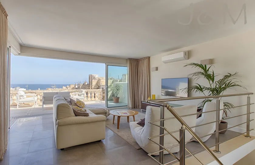 Palatial Flat inside Bright Duplex Penthouse - Image 1