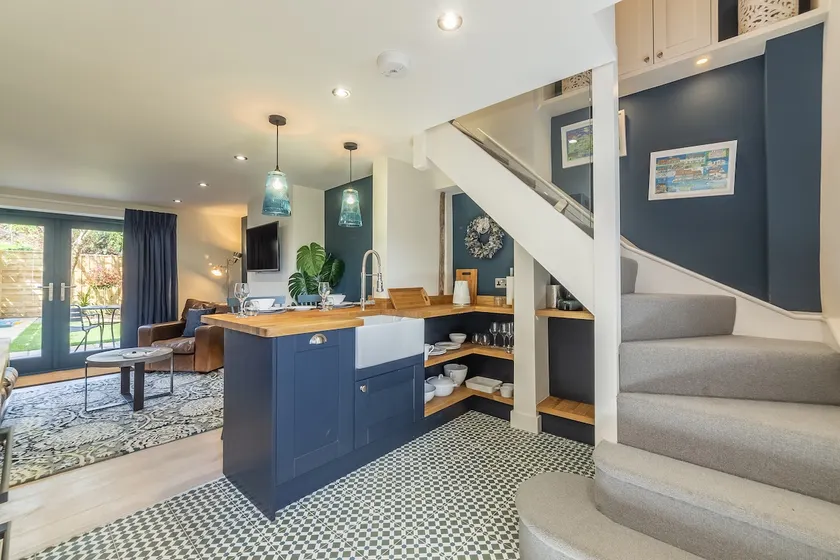 No33 THORNHAM BOUTIQUE COTTAGES - Image 1
