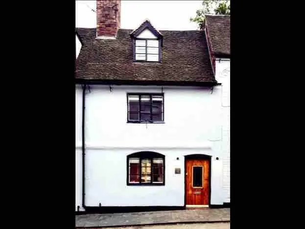Bernie’s Cottage - Image 1