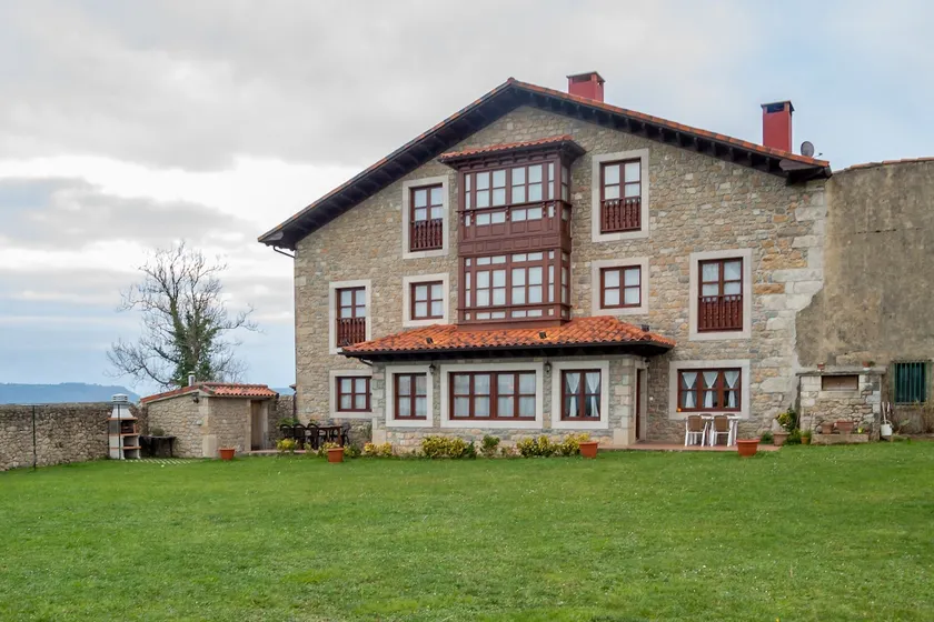 La Casona de la Bisa en Villanueva de Colombres - Image 1