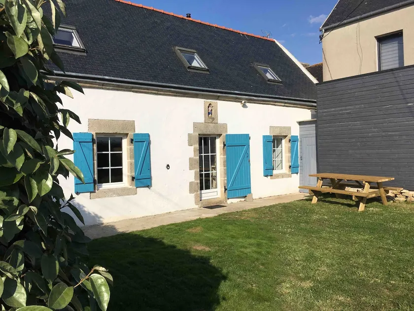House close to the sea - Image 1