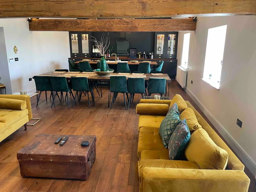 Stylish Converted Stable in Bradfield, Sheffield - Image 1
