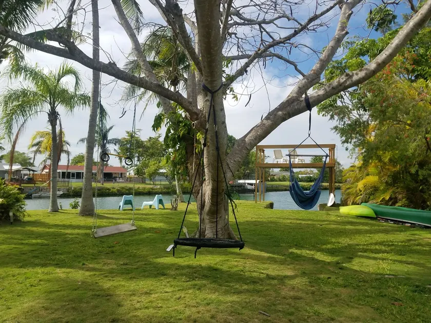 Private Waterfront Studio Paradise - Image 1