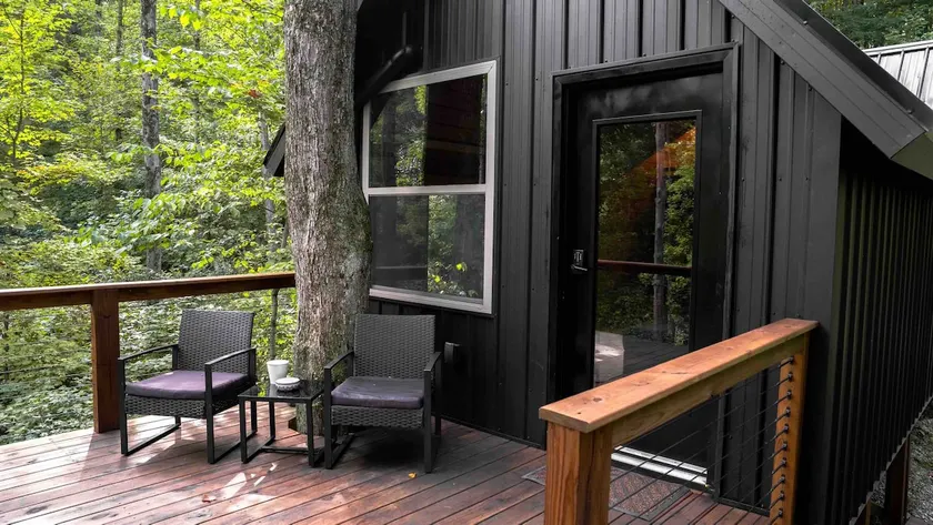 Secluded Cabin, Couples Getaway. Mins from I-71. - Image 1