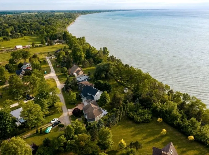 Lake Huron Cottage with Hot Tub - Image 1