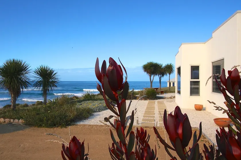 Your Private Coastal Haven – Seclusion & Serenity - Image 1